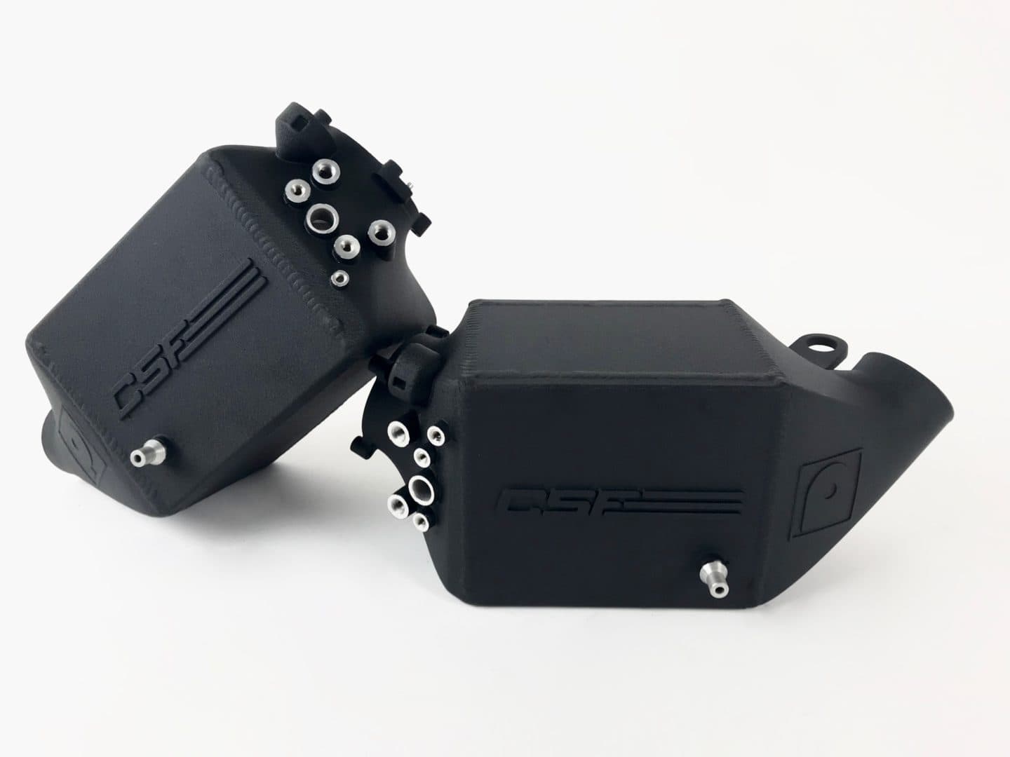 Zestaw podwójnej chłodnicy powietrza doładowującego CSF 8109 do BMW M5 (F10) / M6 (F06/F12/F13) — zdjęcie 1