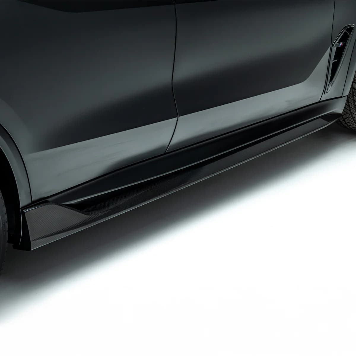 bmw-x5m_carbon-fiber_adro_09_2cc84ac7-52e8-4df9-9e27-17caeae9d1e2_1200x1200