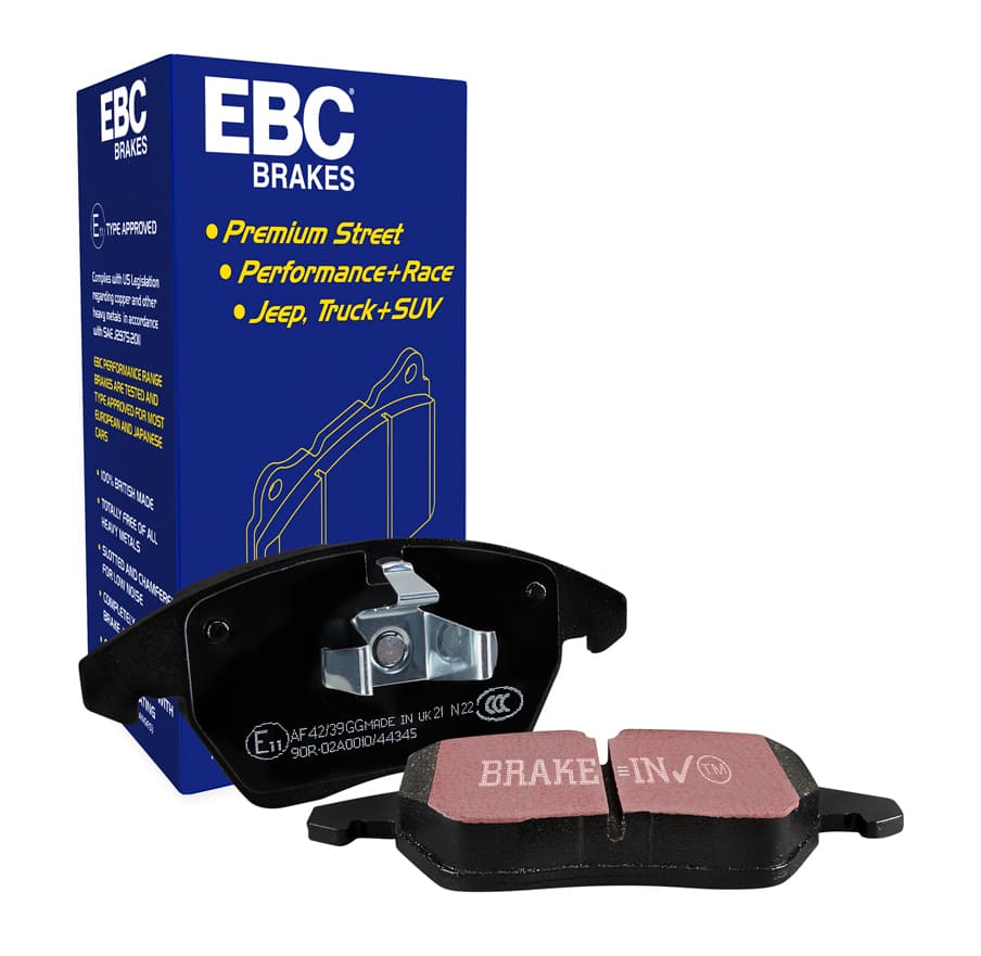 EBC Ultimax2 — poglądowe zdjęcie serii, opakowania i klocków hamulcowych